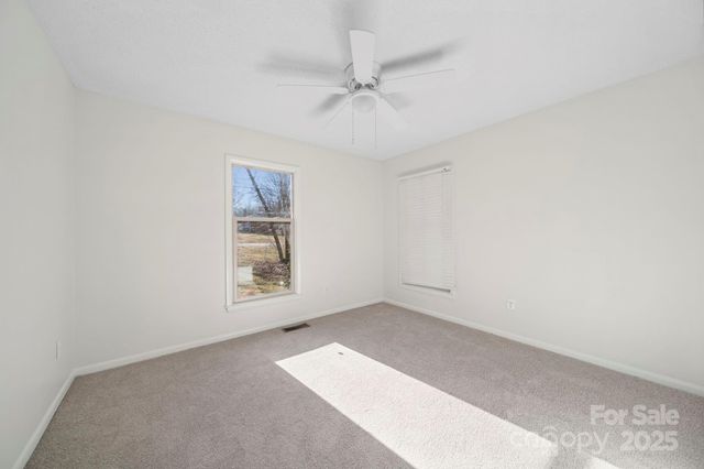 1015 Elizabeth Drive, Dallas, NC 28034