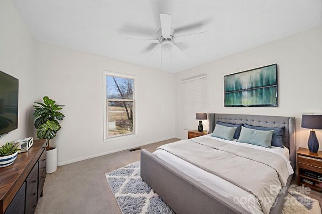 1015 Elizabeth Drive, Dallas, NC 28034