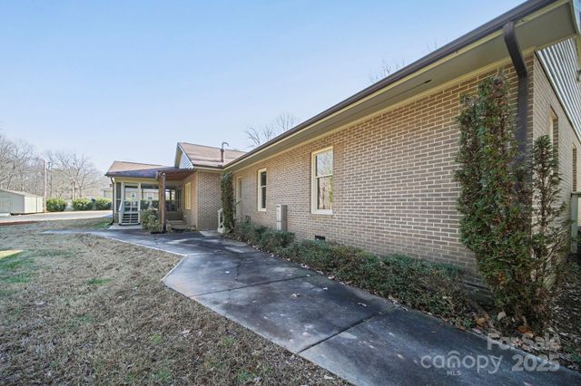 1015 Elizabeth Drive, Dallas, NC 28034