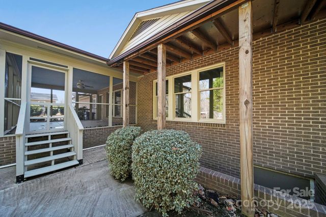 1015 Elizabeth Drive, Dallas, NC 28034