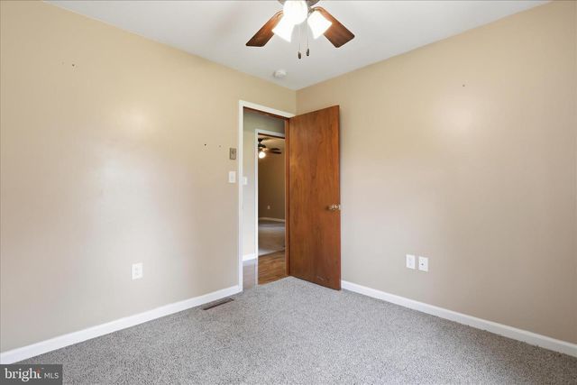 14438 HOLLOW RD, Hancock, MD 21750