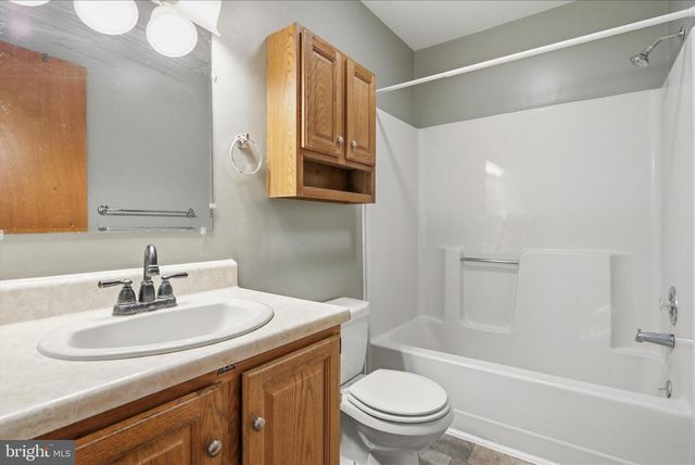 14438 HOLLOW RD, Hancock, MD 21750