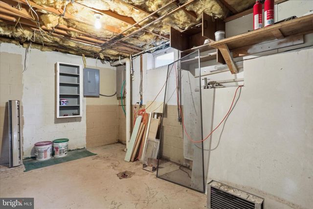 14438 HOLLOW RD, Hancock, MD 21750