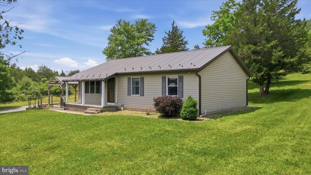 14438 HOLLOW RD, Hancock, MD 21750