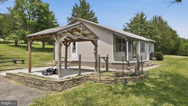 14438 HOLLOW RD, Hancock, MD 21750