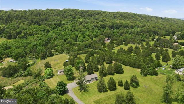 14438 HOLLOW RD, Hancock, MD 21750
