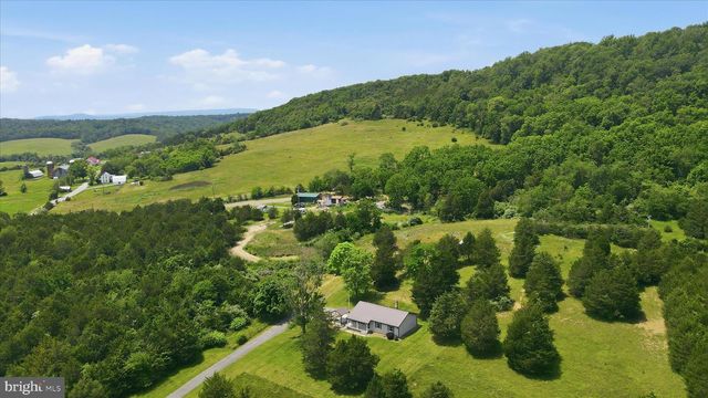 14438 HOLLOW RD, Hancock, MD 21750