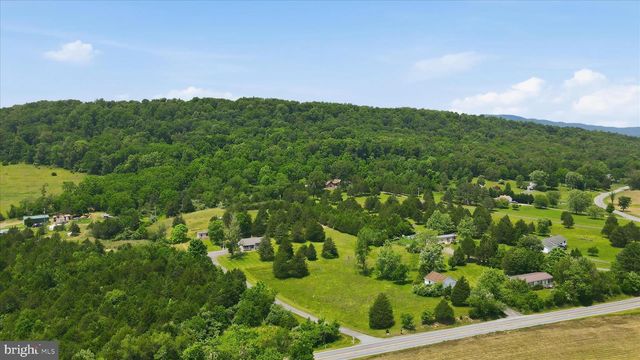 14438 HOLLOW RD, Hancock, MD 21750