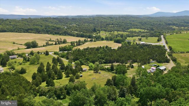 14438 HOLLOW RD, Hancock, MD 21750