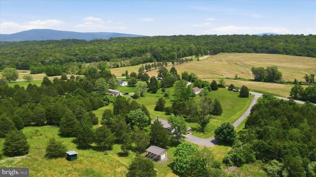 14438 HOLLOW RD, Hancock, MD 21750