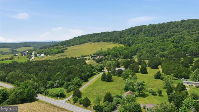 14438 HOLLOW RD, Hancock, MD 21750