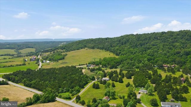 14438 HOLLOW RD, Hancock, MD 21750