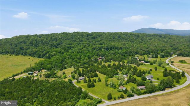 14438 HOLLOW RD, Hancock, MD 21750