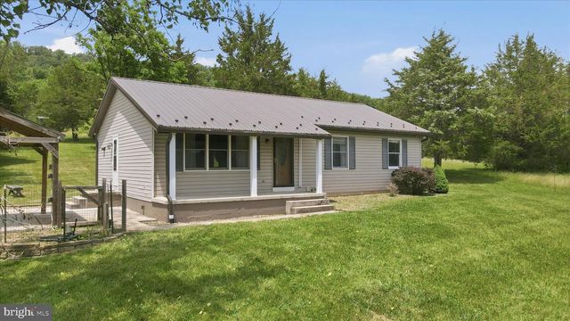 14438 HOLLOW RD, Hancock, MD 21750