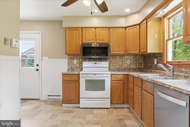 14438 HOLLOW RD, Hancock, MD 21750