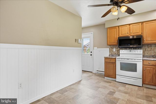 14438 HOLLOW RD, Hancock, MD 21750