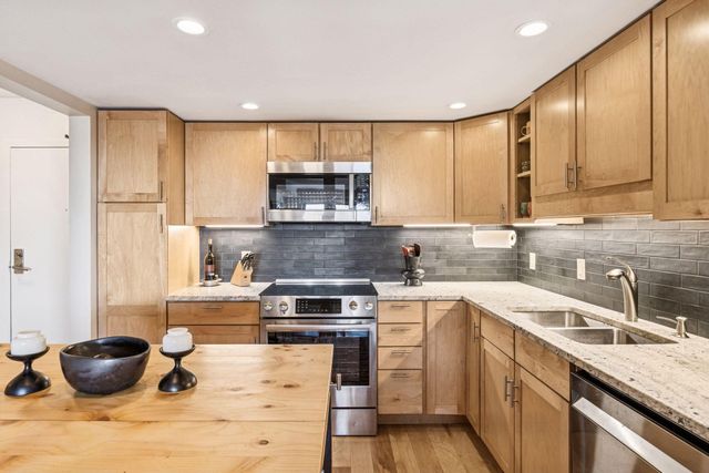 110 1st Avenue NE F803, Minneapolis, MN 55413