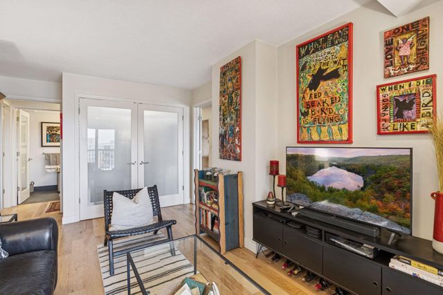 110 1st Avenue NE F803, Minneapolis, MN 55413