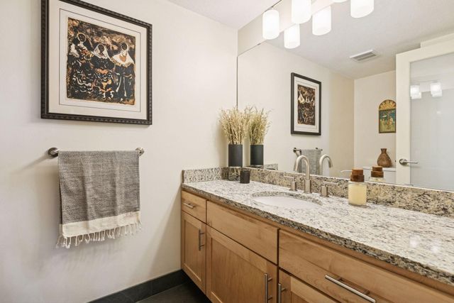 110 1st Avenue NE F803, Minneapolis, MN 55413