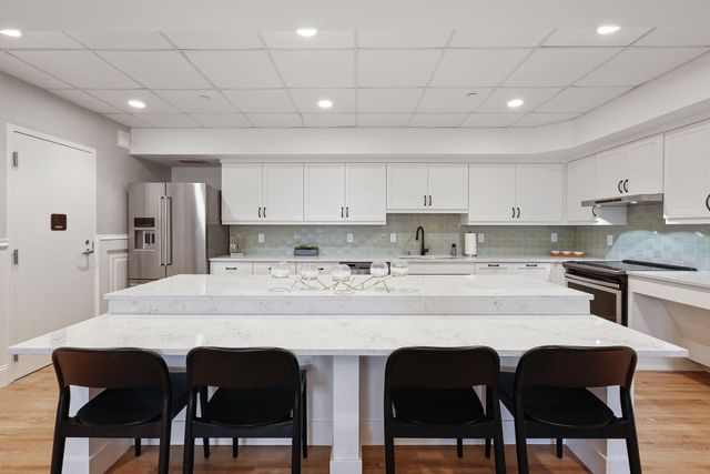 110 1st Avenue NE F803, Minneapolis, MN 55413