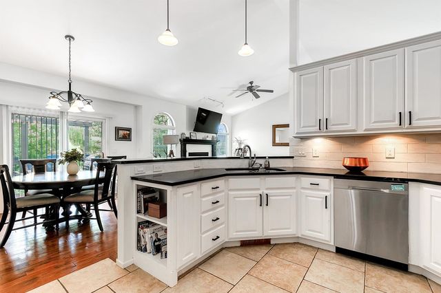 3333 Bluestem Cir, Rose Hill, KS 67133