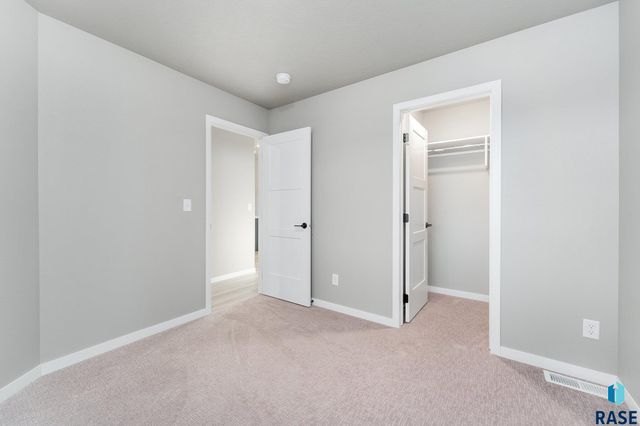 6507 E Steel St Street, Sioux Falls, SD 57110