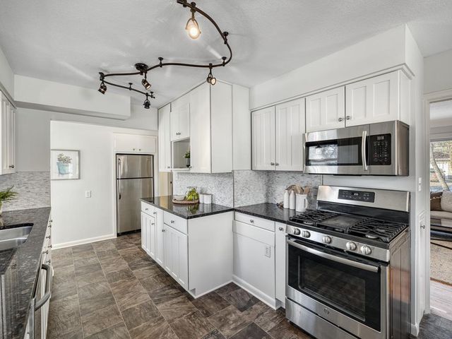 480 Emerson Avenue W, West Saint Paul, MN 55118