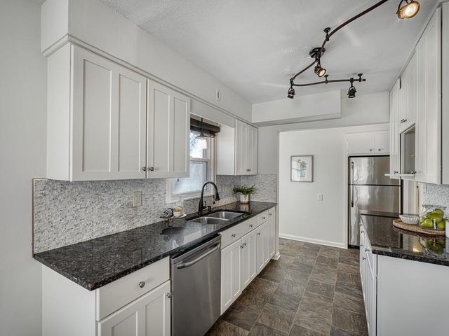 480 Emerson Avenue W, West Saint Paul, MN 55118