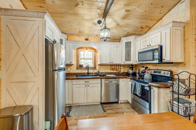 1065 Nolan Road, Cumberland Furnace, TN 37051