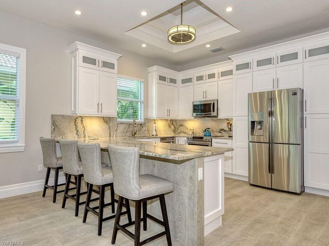 712 108th AVE N, Naples, FL 34108