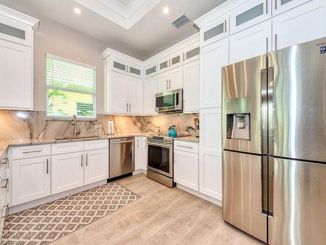 712 108th AVE N, Naples, FL 34108