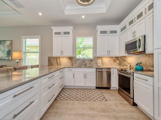 712 108th AVE N, Naples, FL 34108