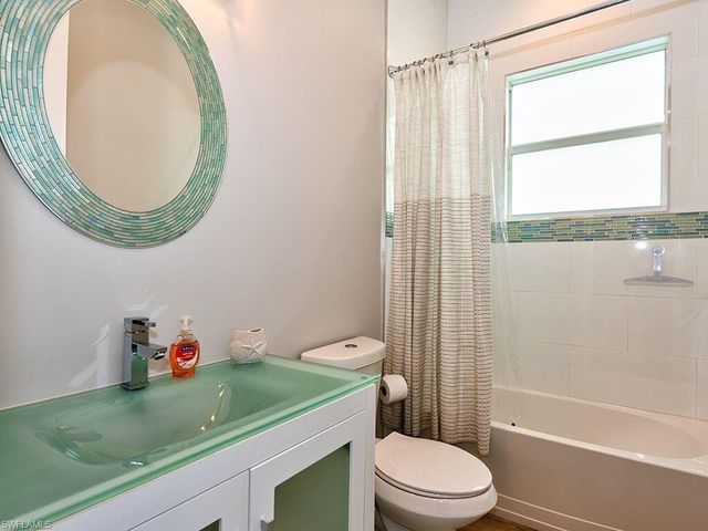 712 108th AVE N, Naples, FL 34108