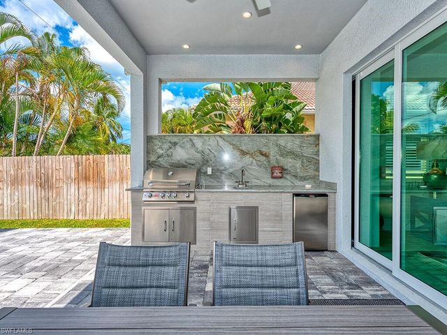 712 108th AVE N, Naples, FL 34108
