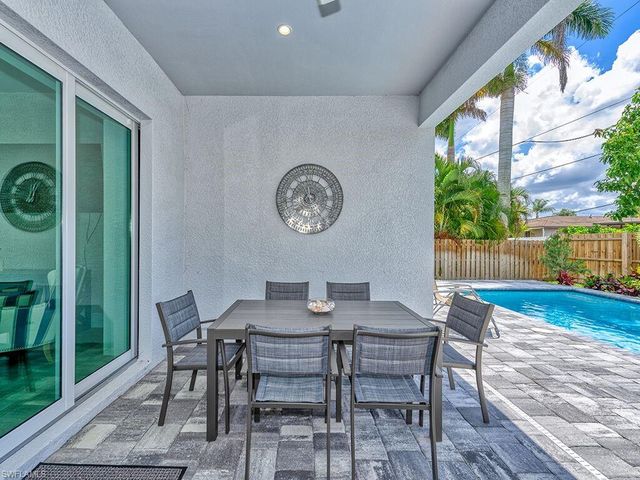 712 108th AVE N, Naples, FL 34108