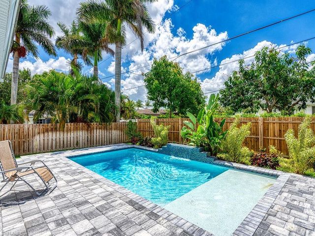 712 108th AVE N, Naples, FL 34108