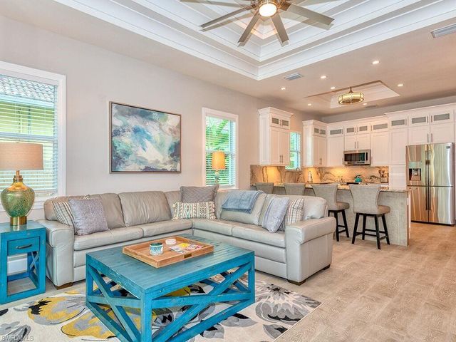712 108th AVE N, Naples, FL 34108