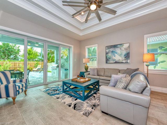 712 108th AVE N, Naples, FL 34108