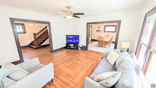 930 Lawrence ST, Emporia, KS 66801