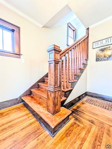 930 Lawrence ST, Emporia, KS 66801