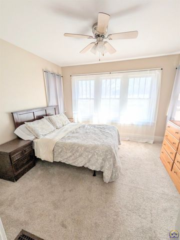 930 Lawrence ST, Emporia, KS 66801