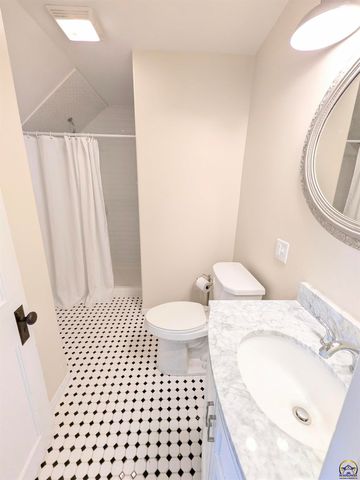 930 Lawrence ST, Emporia, KS 66801