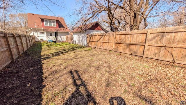 930 Lawrence ST, Emporia, KS 66801