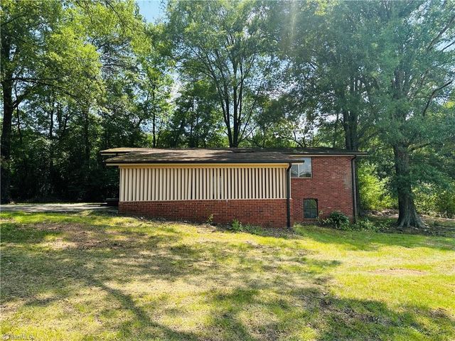 14 Pop Davis Road, Taylorsville, NC 28681