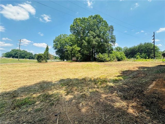 14 Pop Davis Road, Taylorsville, NC 28681