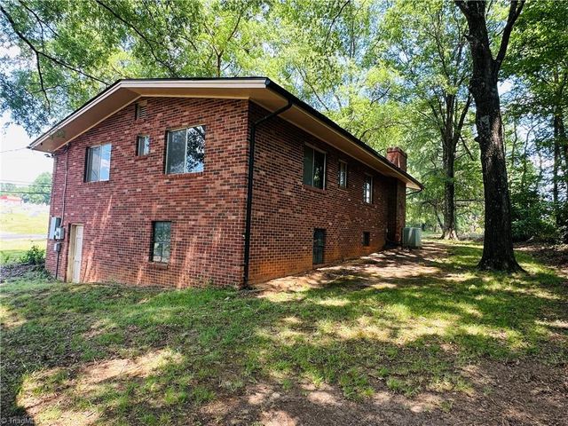 14 Pop Davis Road, Taylorsville, NC 28681
