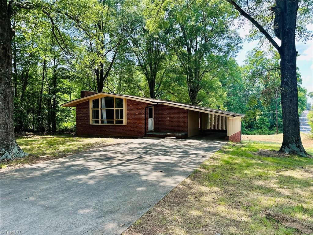 14 Pop Davis Road, Taylorsville, NC 28681