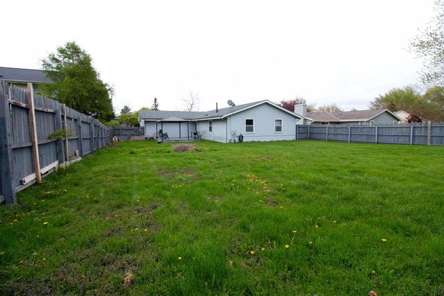8361 Deer Ridge PASS, Oak Creek, WI 53154