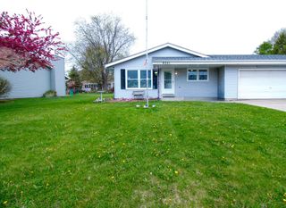 8361 Deer Ridge PASS, Oak Creek, WI 53154