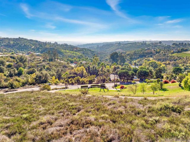 3770 Peony Dr 20, Fallbrook, CA 92028